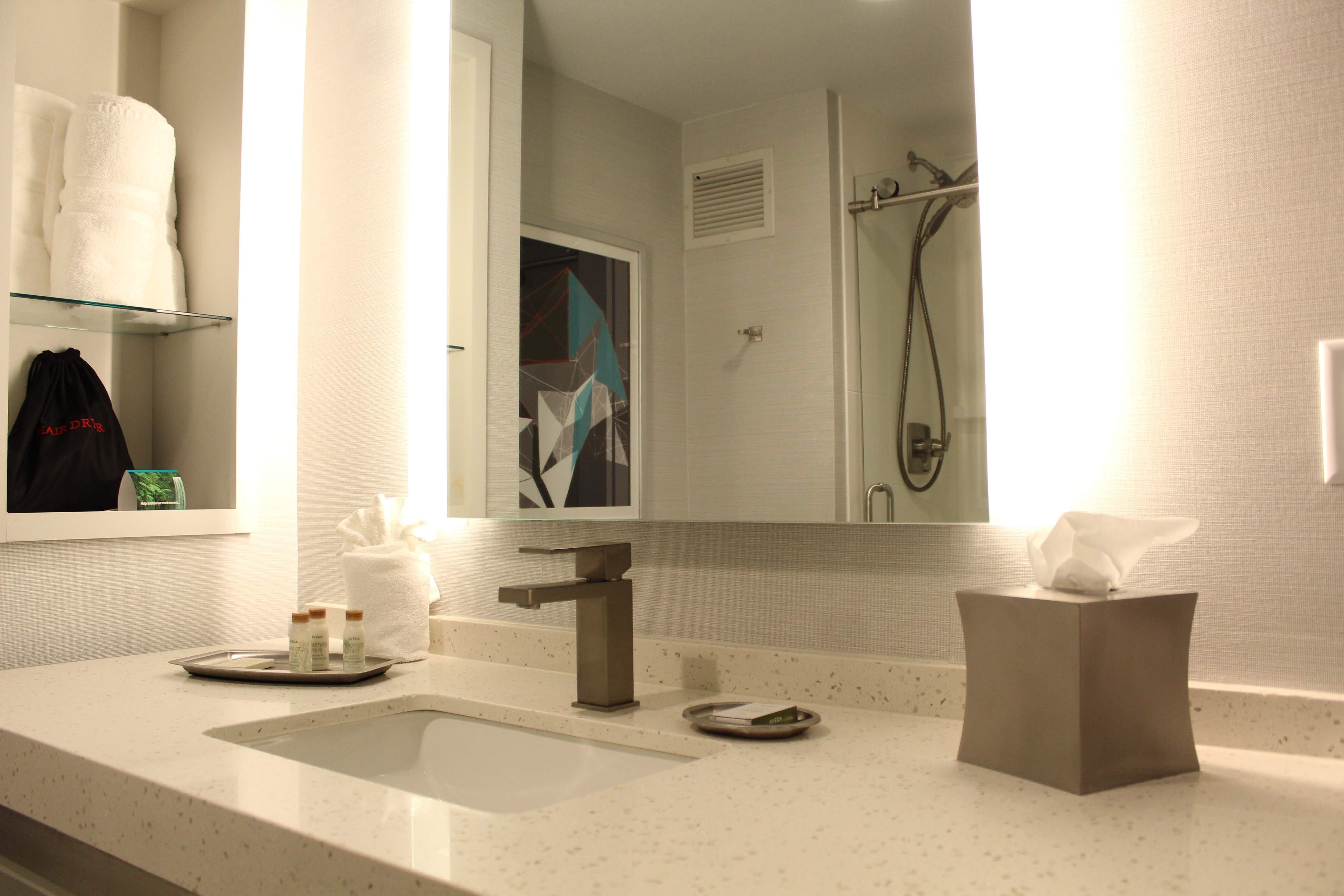Hotel Indigo Harrisburg - Hershey By Ihg Bagian luar foto