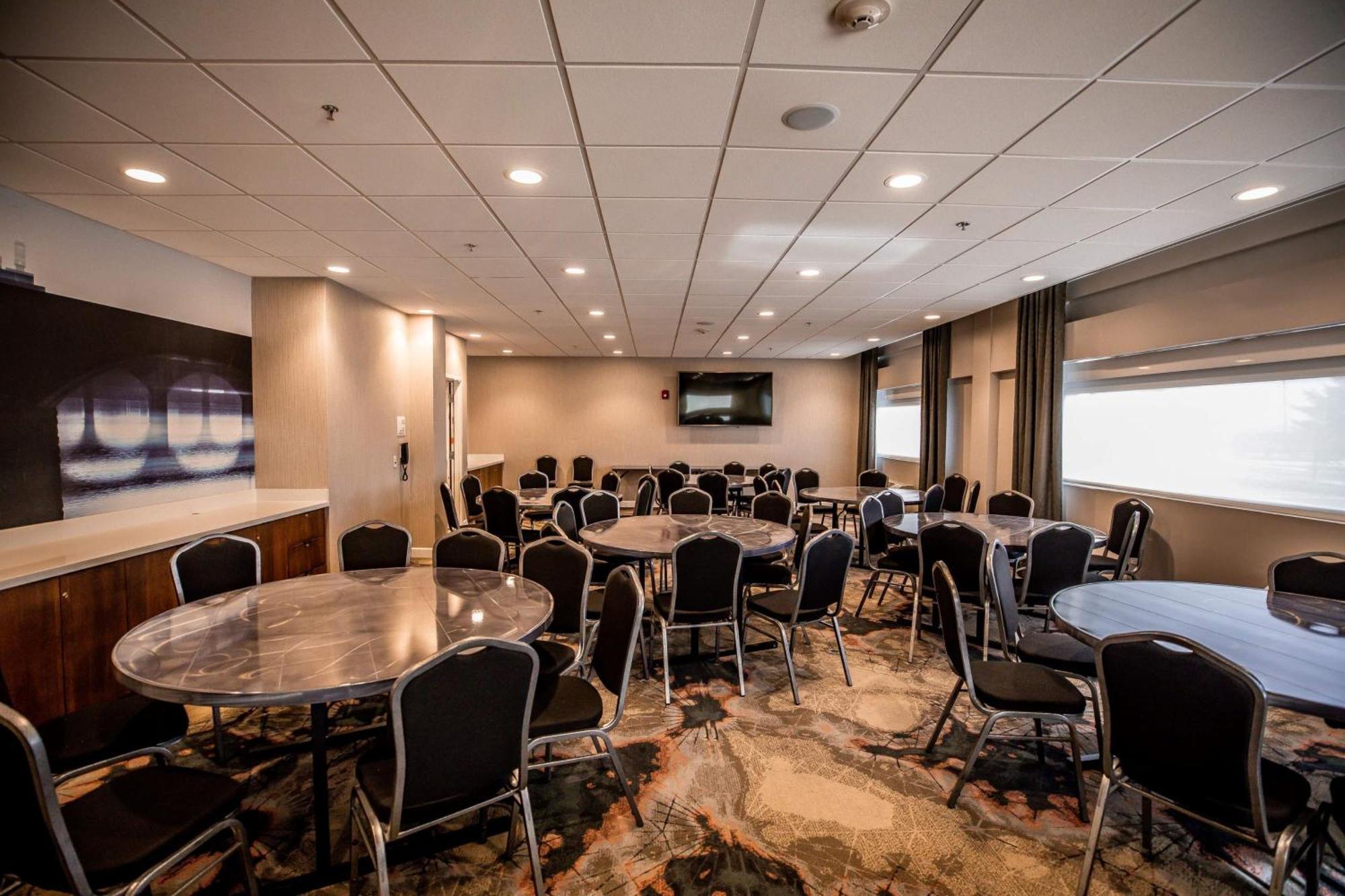 Hotel Indigo Harrisburg - Hershey By Ihg Bagian luar foto