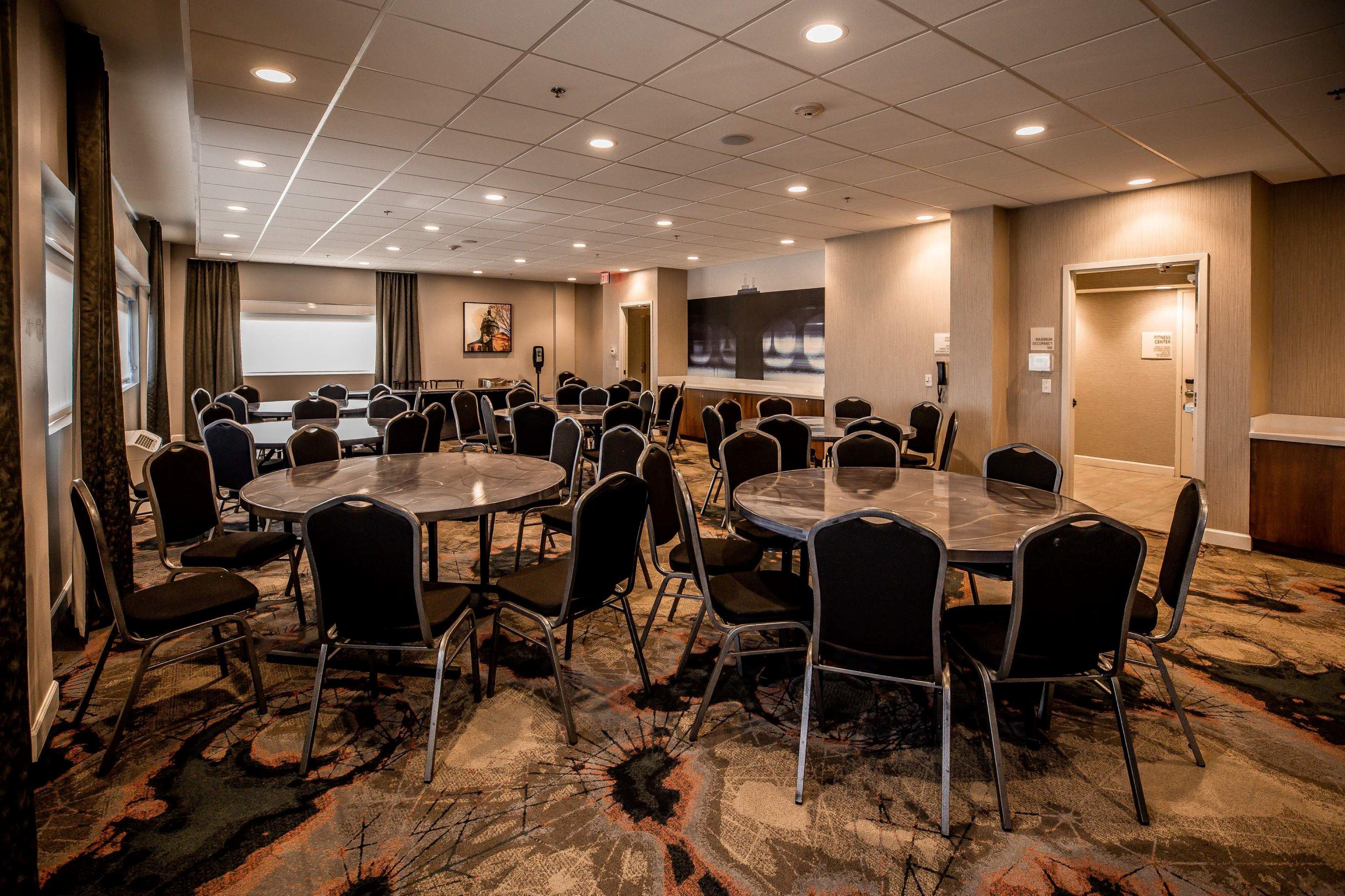Hotel Indigo Harrisburg - Hershey By Ihg Bagian luar foto